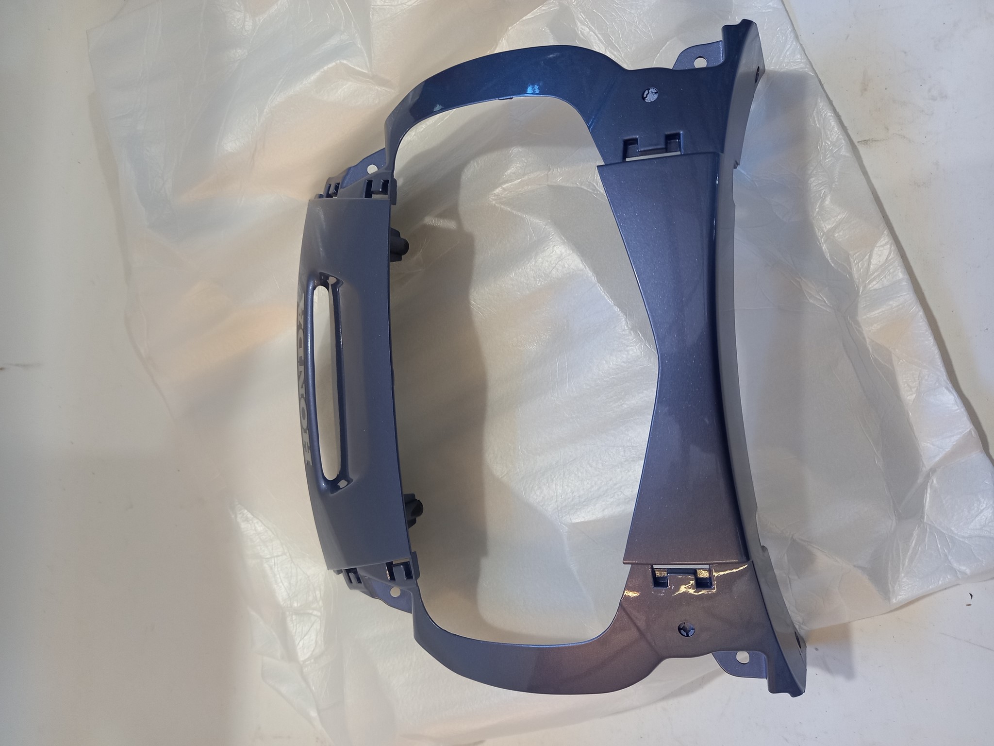Picture of Honda  MITTELVERKLEIDUNG SATZ, V  64222-MV9-840ZB